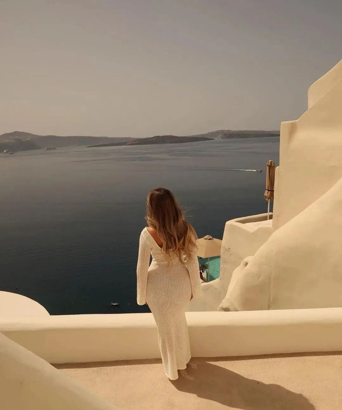 JUIN | ROBE EN MAILLE DOS NU