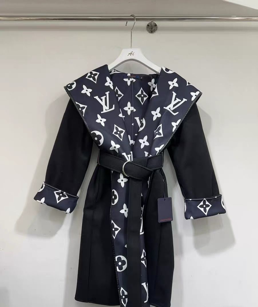 LOUINA COAT