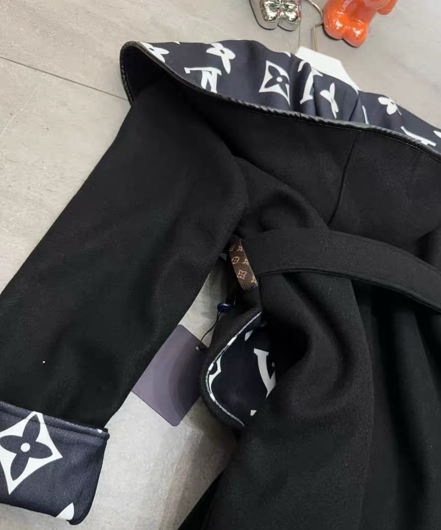 LOUINA COAT