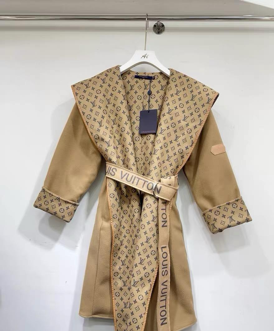 LOUINA COAT