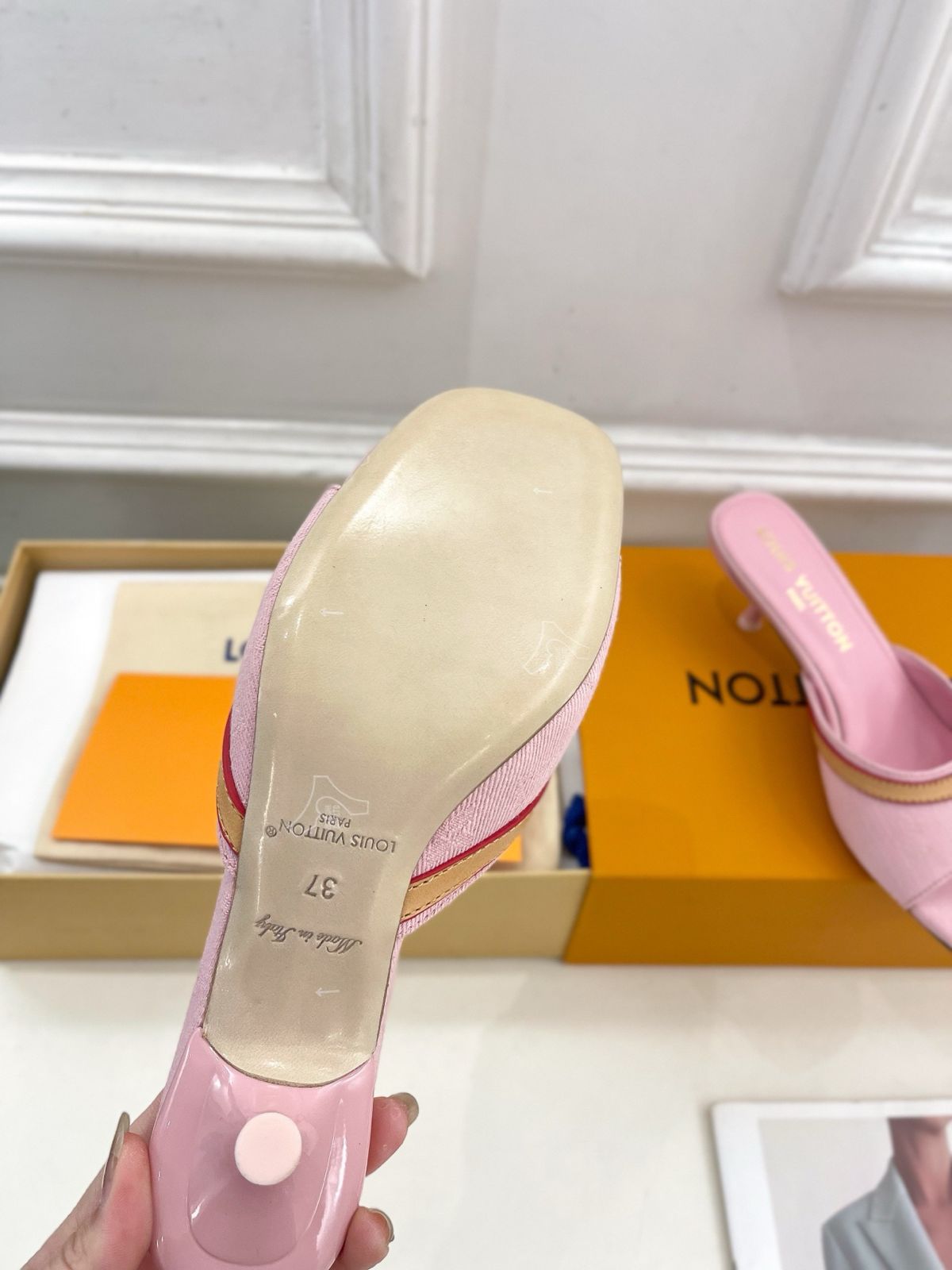 Pinky Louis heels