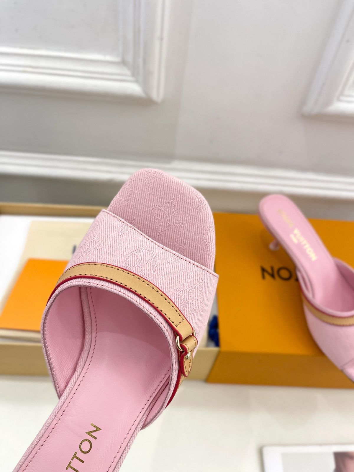 Pinky Louis heels