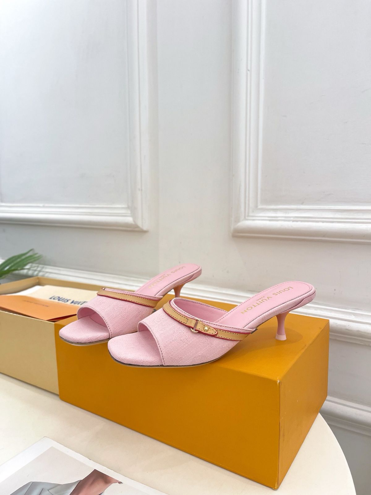 Pinky Louis heels