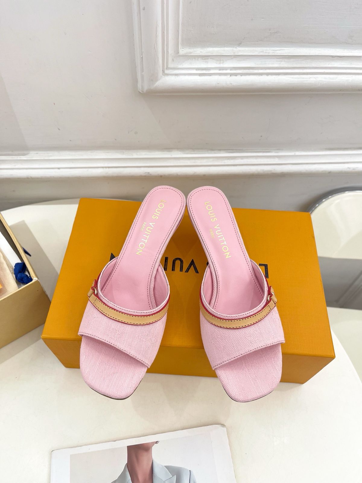 Pinky Louis heels